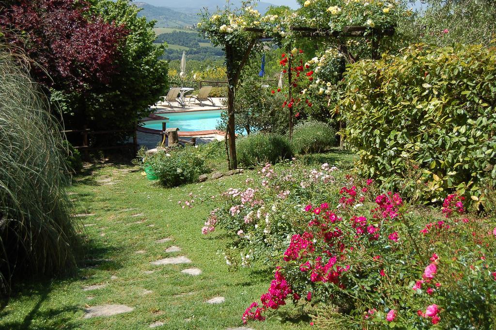 Agriturismo Casale Dei Frontini San Terenziano Eksteriør billede