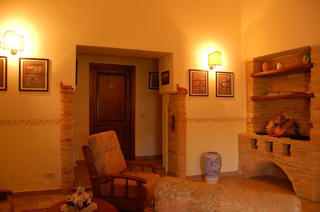 Agriturismo Casale Dei Frontini San Terenziano Eksteriør billede