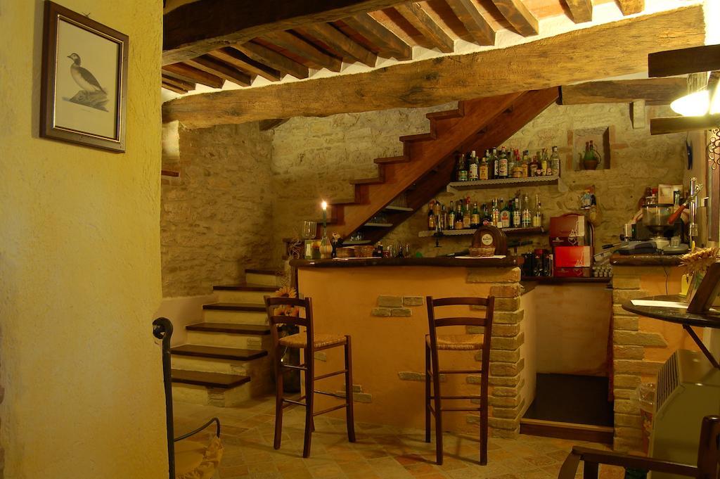 Agriturismo Casale Dei Frontini San Terenziano Eksteriør billede