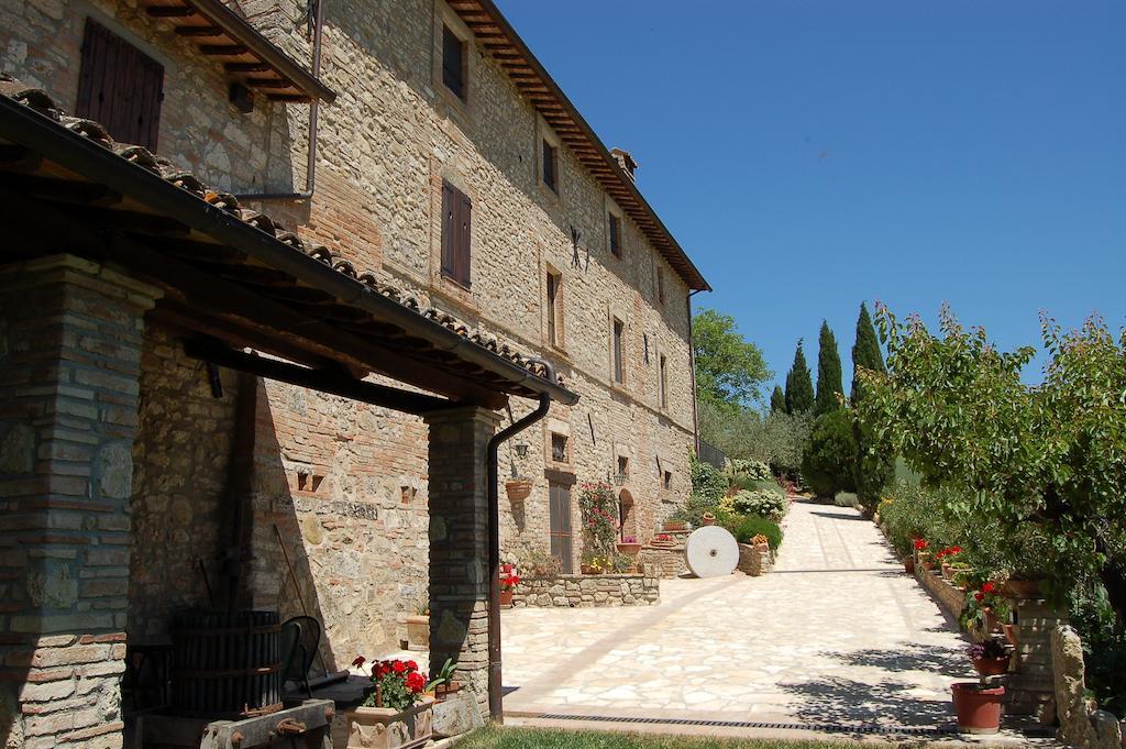 Agriturismo Casale Dei Frontini San Terenziano Eksteriør billede