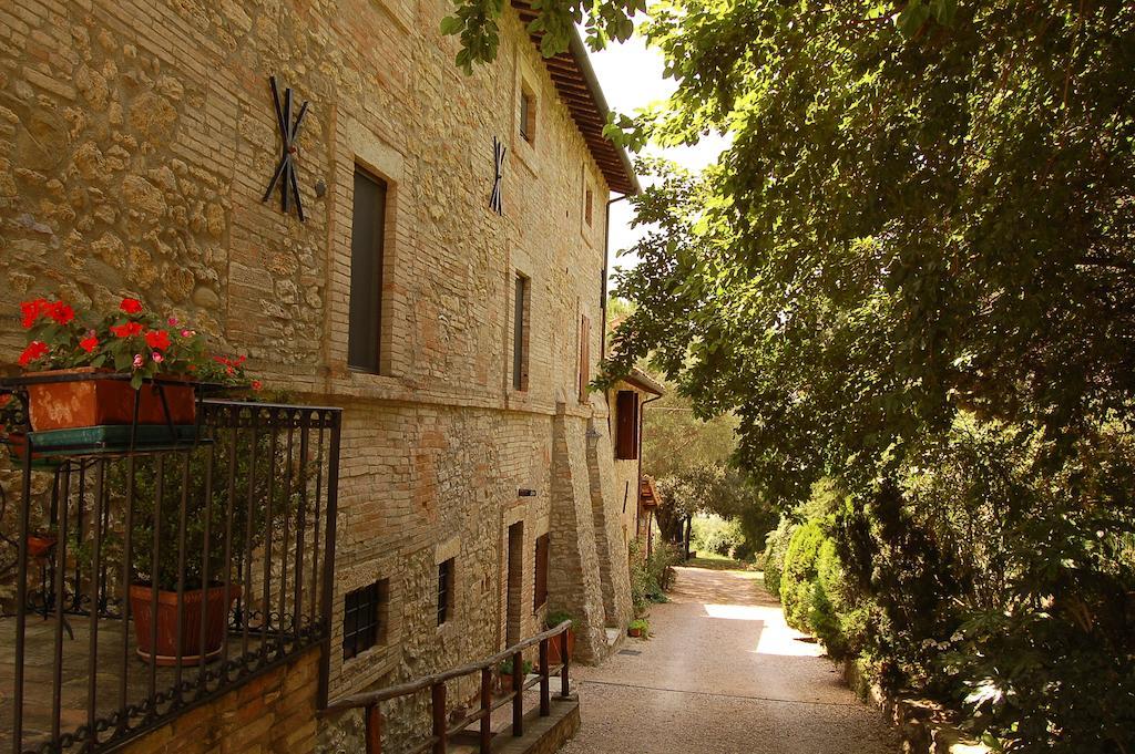 Agriturismo Casale Dei Frontini San Terenziano Eksteriør billede