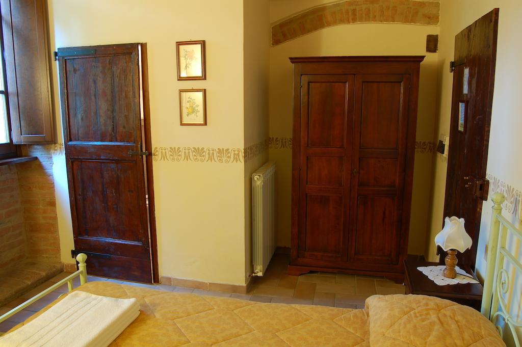 Agriturismo Casale Dei Frontini San Terenziano Eksteriør billede