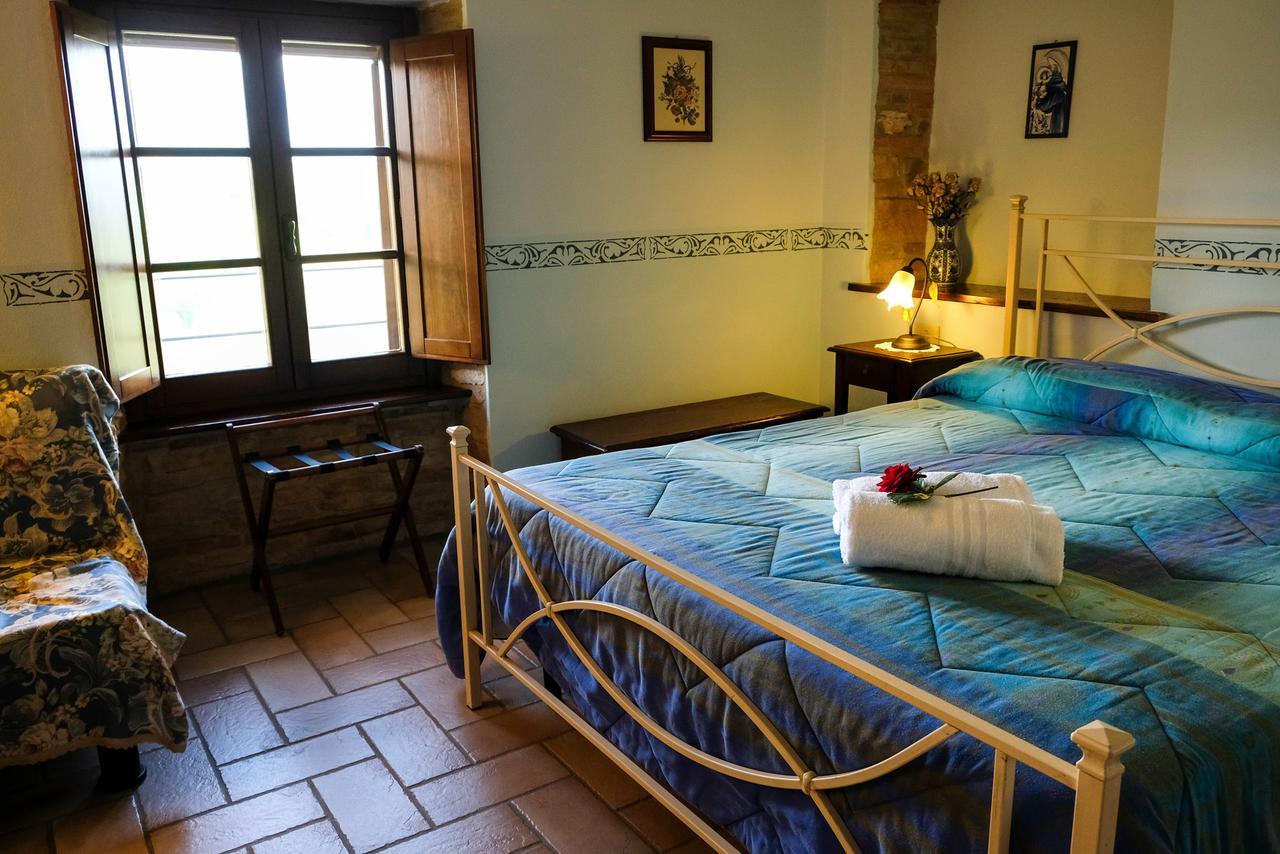 Agriturismo Casale Dei Frontini San Terenziano Eksteriør billede