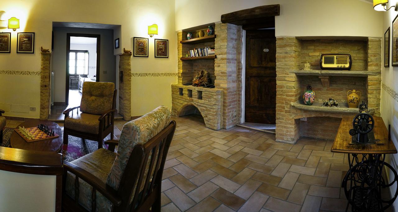 Agriturismo Casale Dei Frontini San Terenziano Eksteriør billede