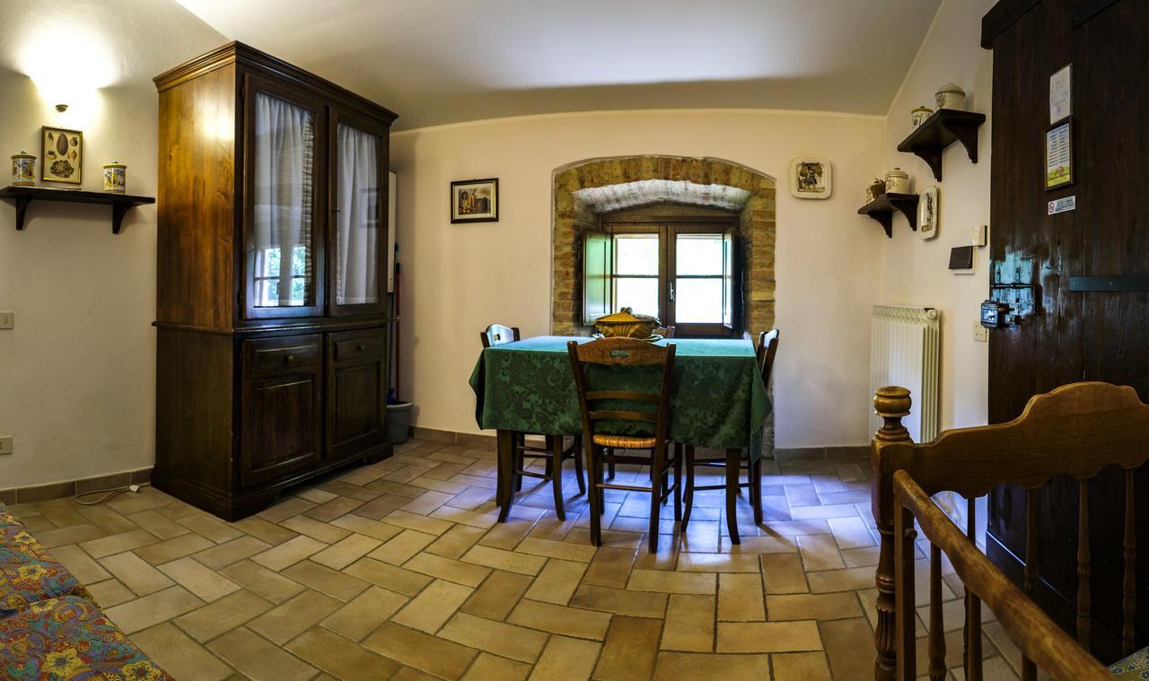 Agriturismo Casale Dei Frontini San Terenziano Eksteriør billede