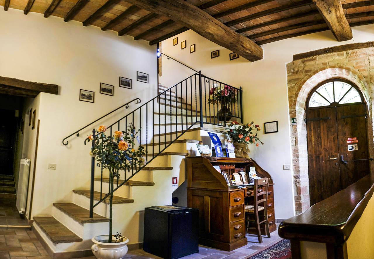 Agriturismo Casale Dei Frontini San Terenziano Eksteriør billede