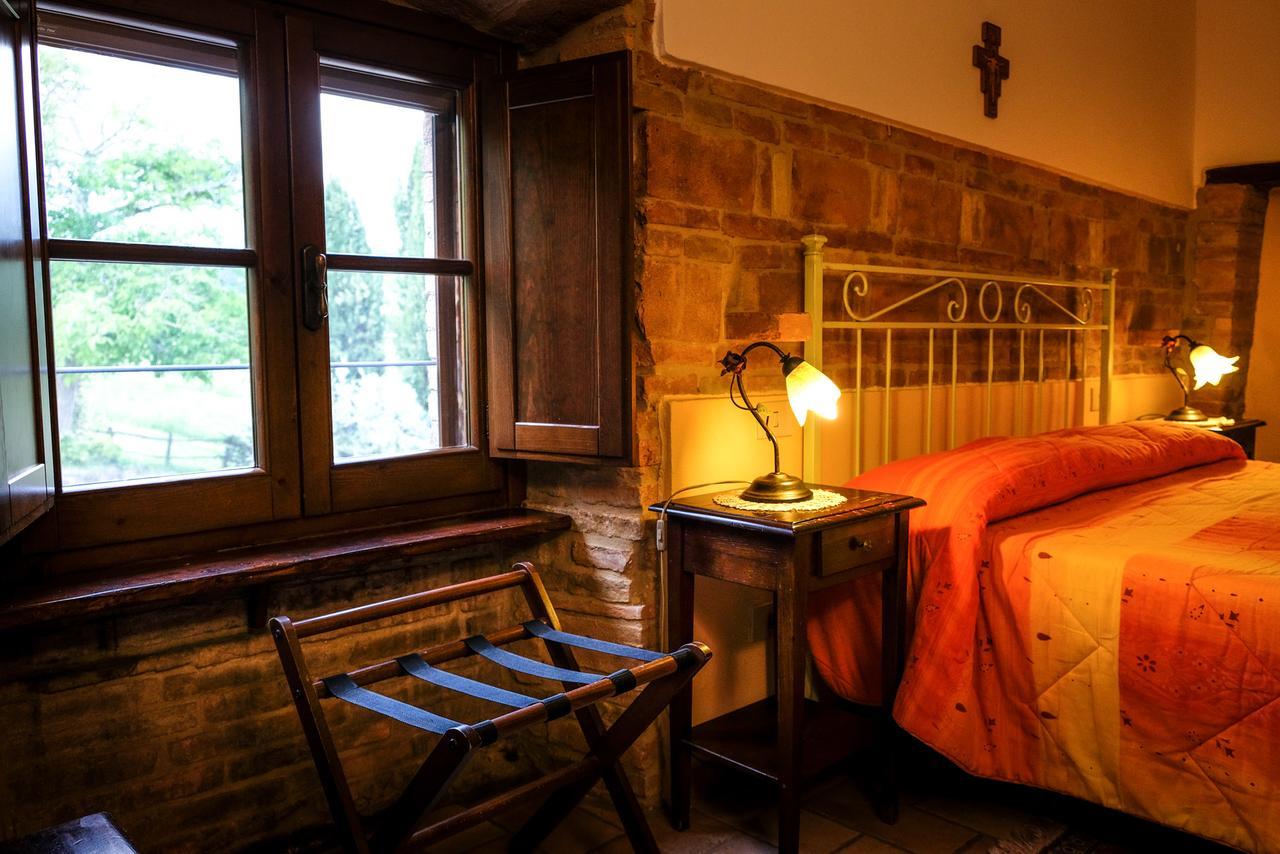 Agriturismo Casale Dei Frontini San Terenziano Eksteriør billede