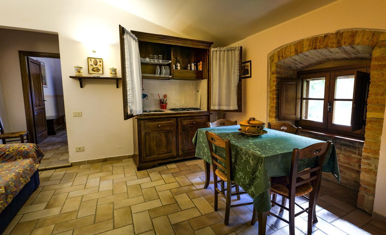 Agriturismo Casale Dei Frontini San Terenziano Eksteriør billede