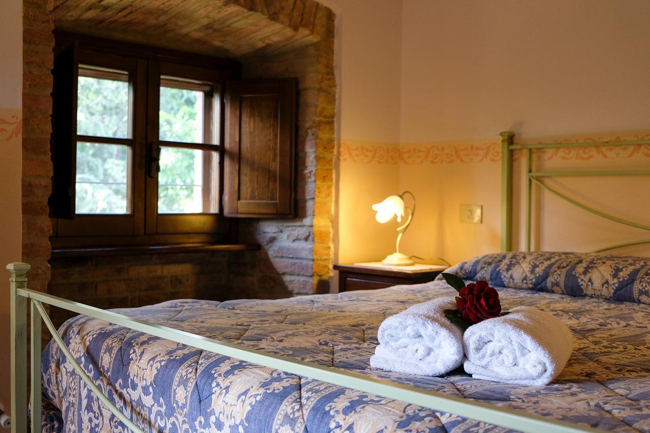 Agriturismo Casale Dei Frontini San Terenziano Eksteriør billede