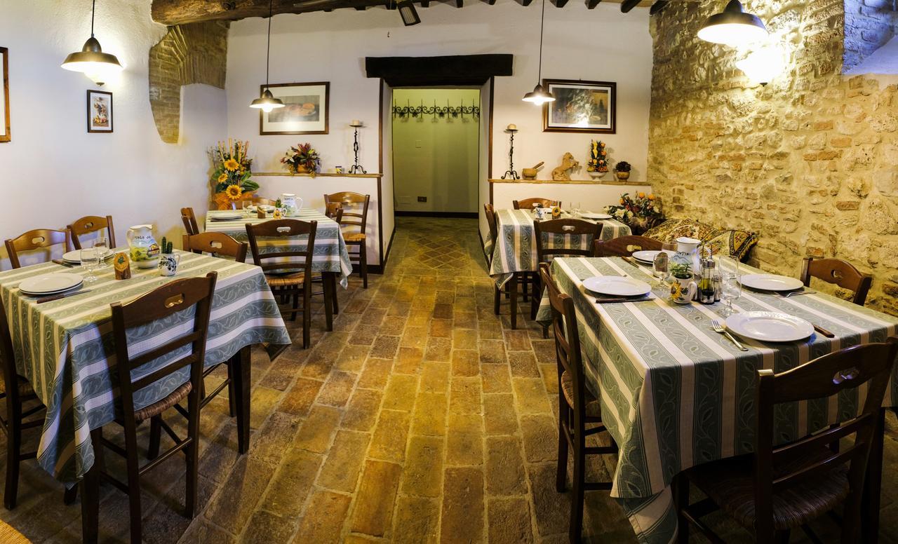 Agriturismo Casale Dei Frontini San Terenziano Eksteriør billede