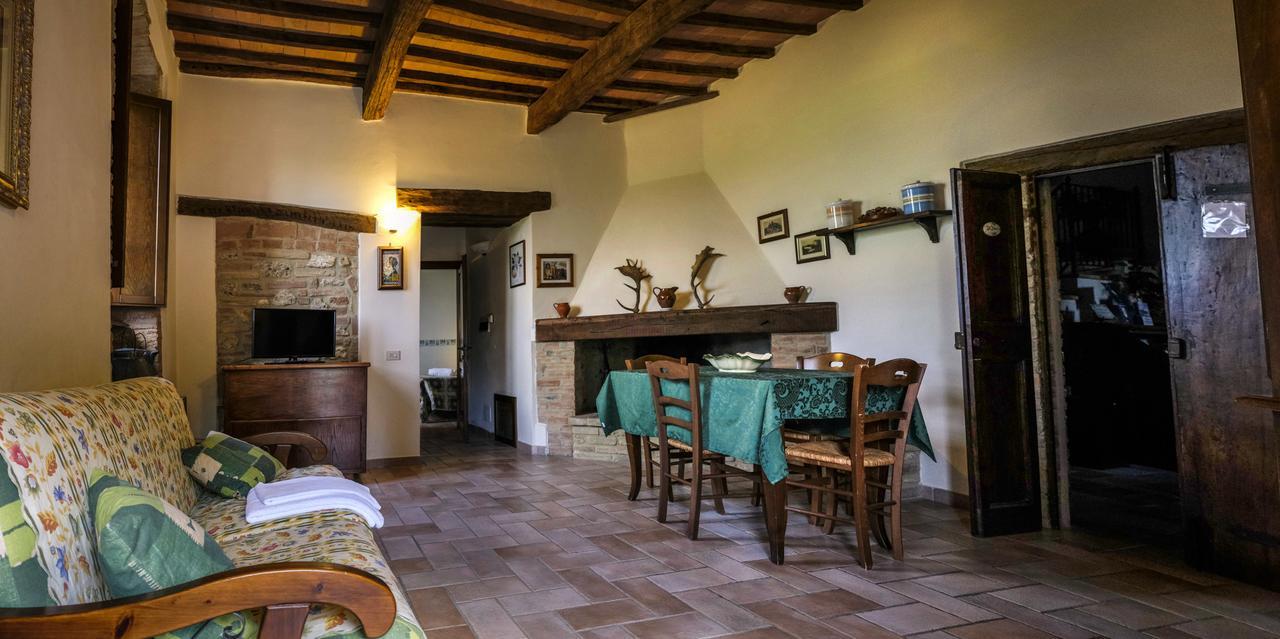 Agriturismo Casale Dei Frontini San Terenziano Eksteriør billede
